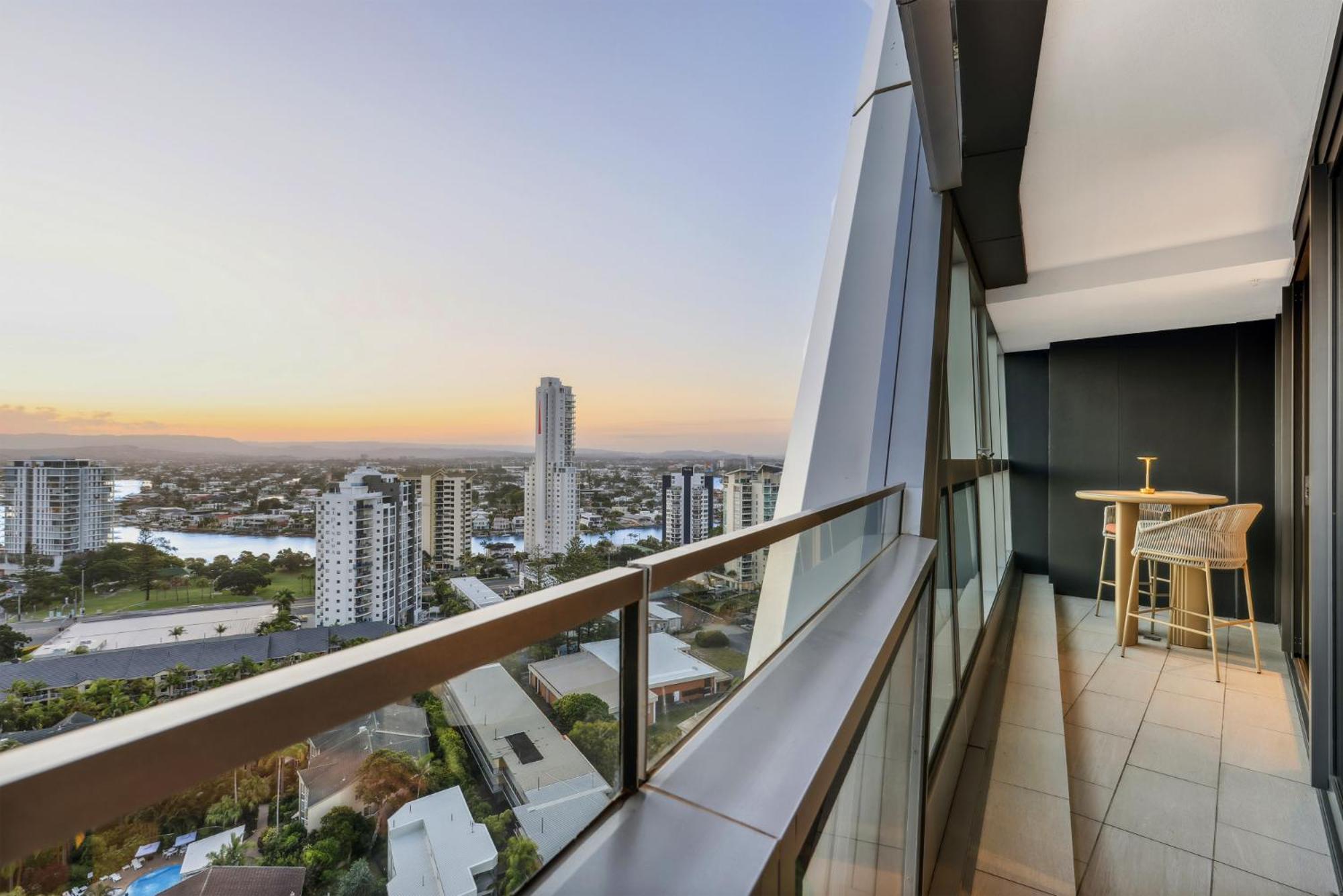 Beachside Water View 2-bed With Gym Pool & Sauna Apartment Gold Coast