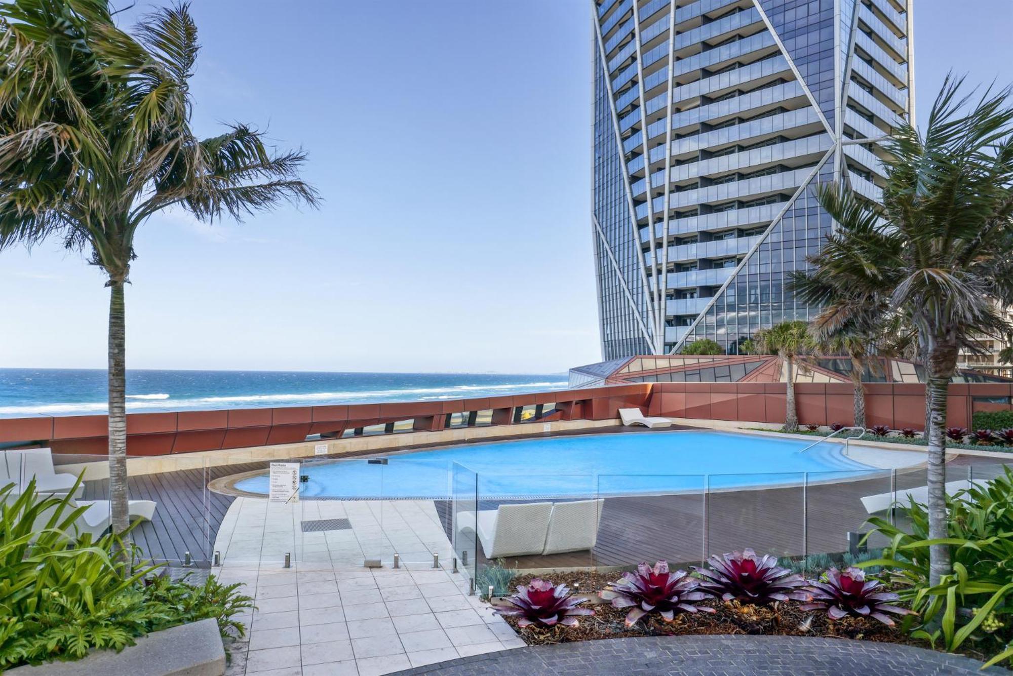 Beachside Water View 2-bed With Gym Pool & Sauna Gold Coast